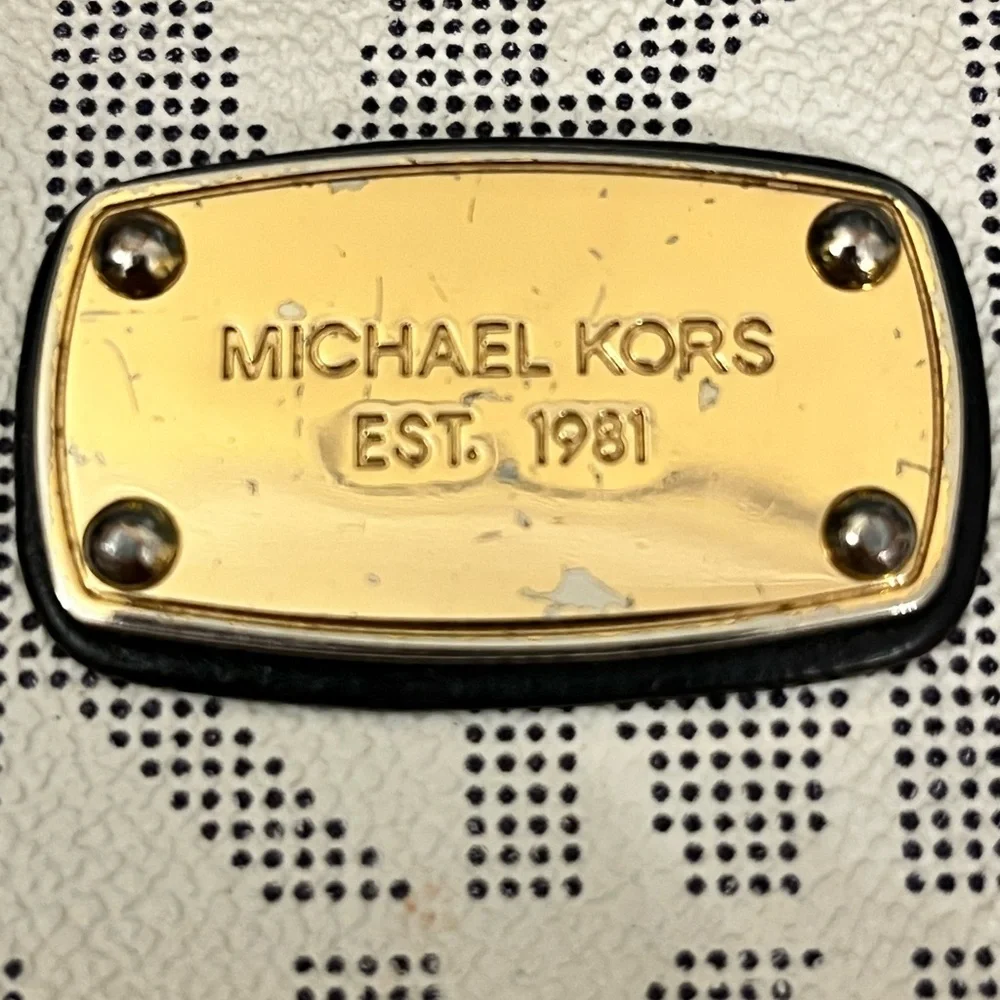 Michael Kors White Monogram wallet no wristlet band